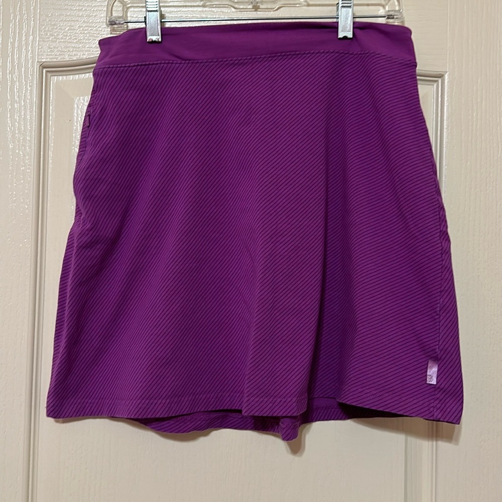 Women’s Mountain Hardwear hiking skirt